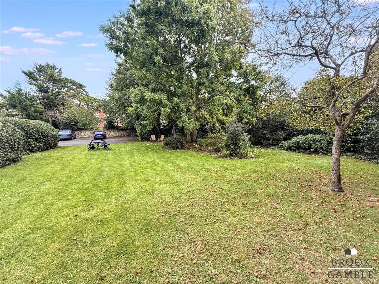 2 Bedroom Apartment. 13 Granville Road in Eastbourne,  5